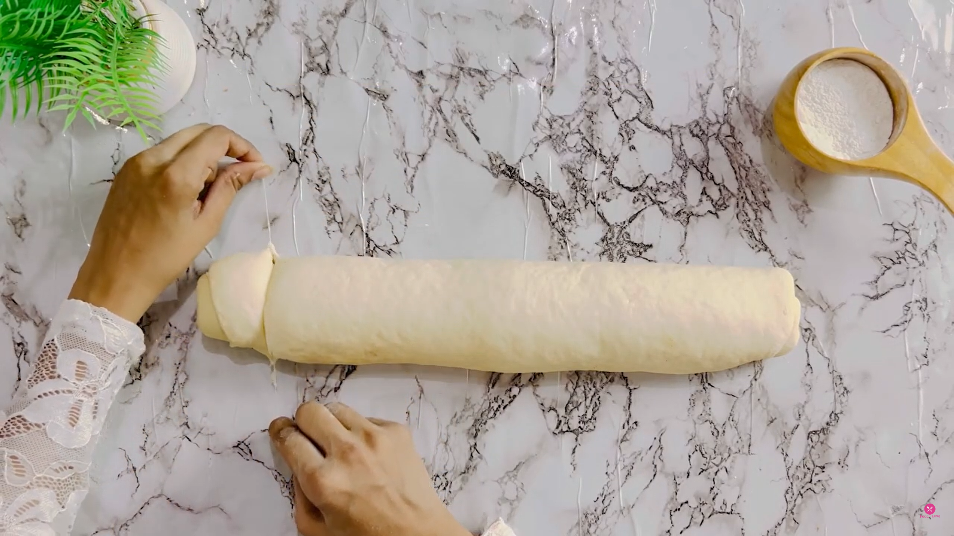 cutting dough in even pieces